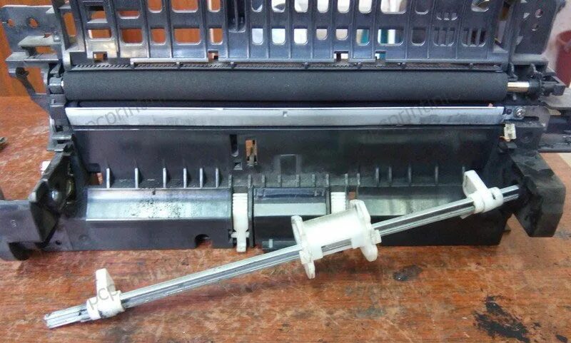 Перемычка xerox 3117. Замена тормозной площадки. Замена тормозной площадки. Xerox 3200 тормозная площадка adf. Ml 1640 тормозная площадка.