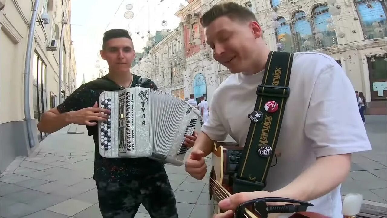 Аккордеонист владимир бутусов. Олег добротин баянист. Баянист притворяется новичком. Музыканты баянисты аккордеонисты. Бранко бабич аккордеонист.