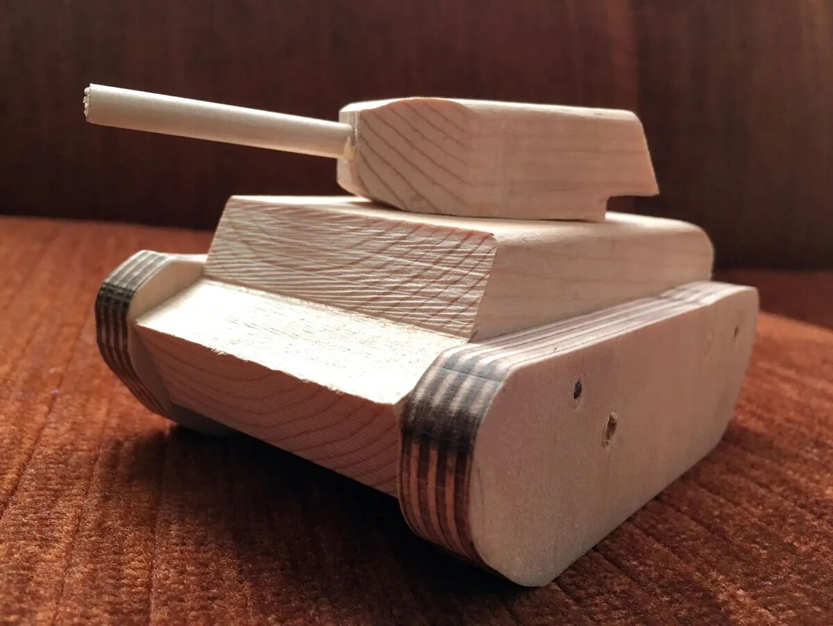 Проект из дерева 7 класс технология мальчики. Деревянный танк. Изделия из древесины. Танк из дерева. Небольшие изделия из дерева.