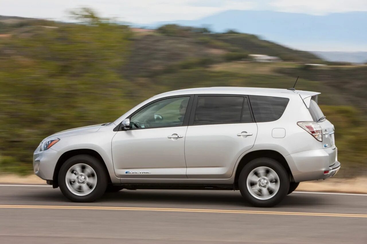 Па рав. Toyota rav4 2012. тойота рав 4 2012. toyota rav4-ev 2012.