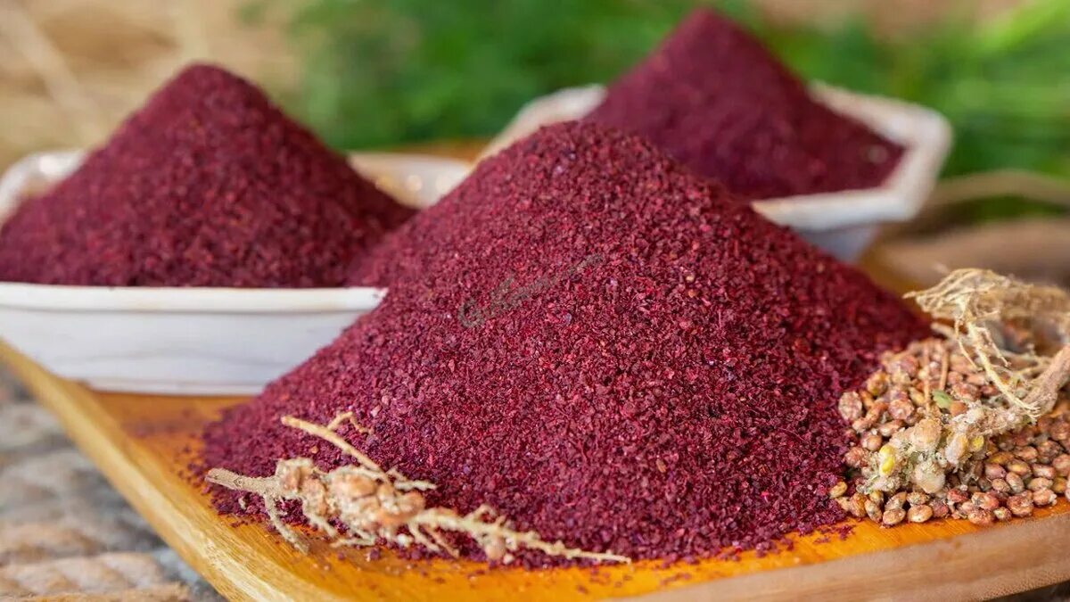 Специя сумах для чего и как использовать. Турецкая приправа сумак. sumac специя. сумах соль гранатовая. сумак гранат приправа.