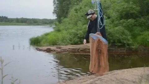 Кастинговая сеть на реке видео