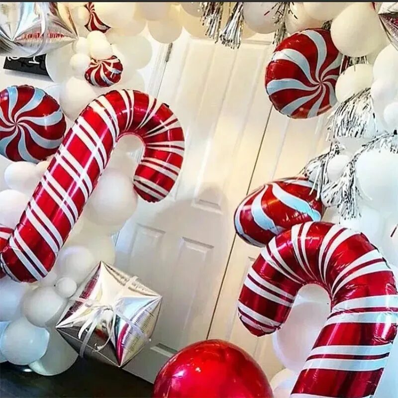 Новогодние украшения шаров. Воздушные шары на новый год. Новогодний леденец. Украшение шарами на новый год. Новогодние украшения из воздушных шаров.