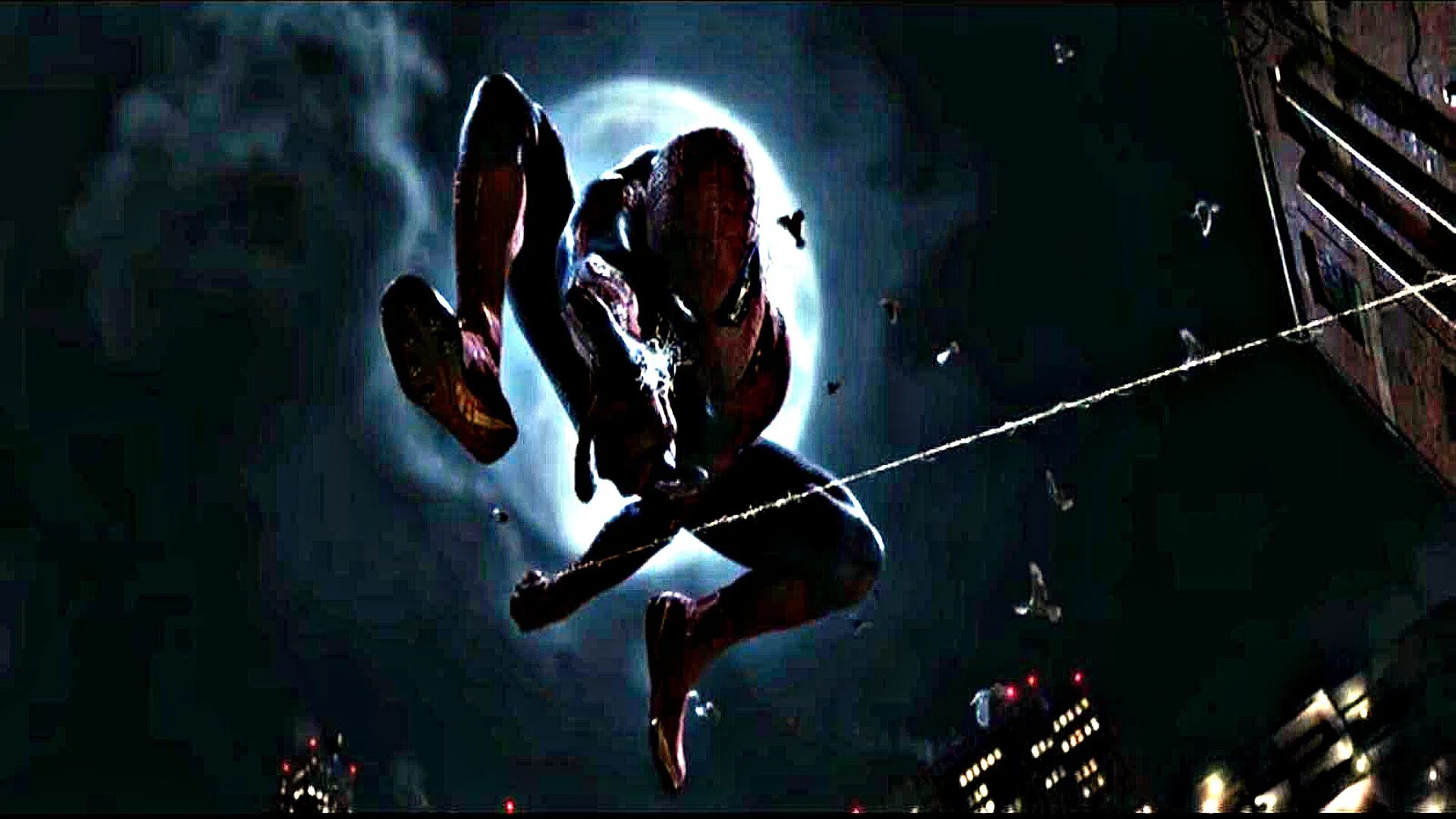 Новый человек паук 2012. Новый человек паук концовка. Человек паук в прыжке. Новый человек паук прыжок.