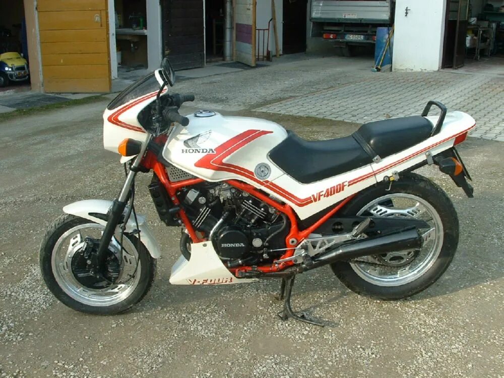 Honda vf400. Хонда VF 400f. VF 400f Tuning. Модель двигателя Honda VF 400. Honda 23