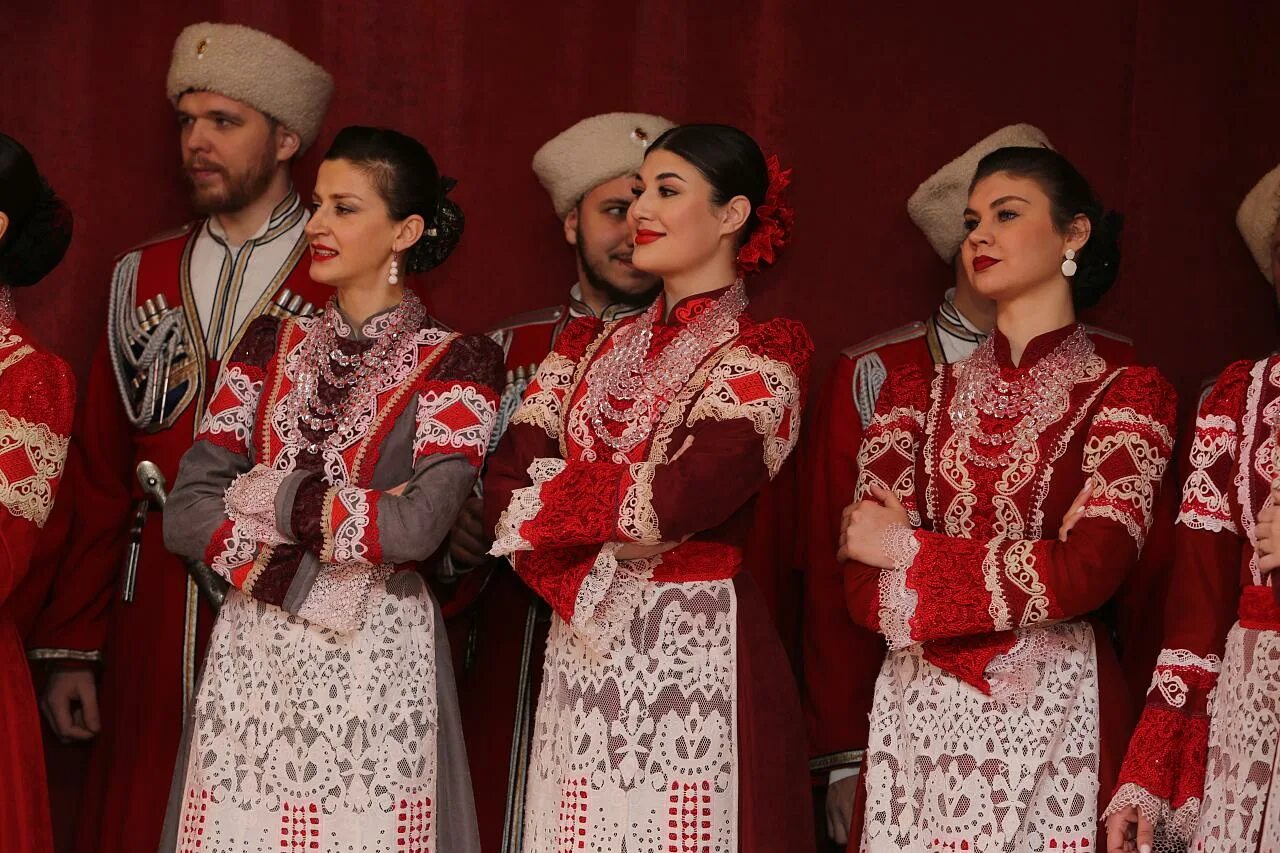 Кубанский казачий хор костюмы женские. Кубанский казачий хор коллектив. Кубанский хор спб 2024. Кубанский хор спб 2024. Кубанский хор спб 2024.