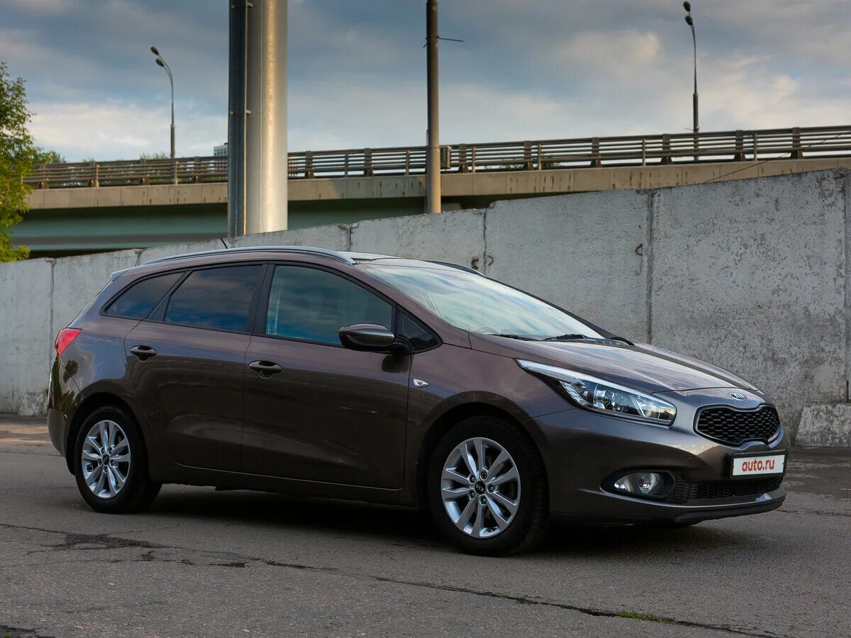 Киа сид отзывы владельцев. Kia Ceed SW 1.6. Kia Ceed 2 SW. Kia Ceed 2013 универсал. Kia Ceed SW (2g).