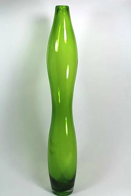50 стекло. Ваза салатовая изогнутая. Вазы из стекла с пузырьками воздуха. Тонкие длинные вазы зеленые.