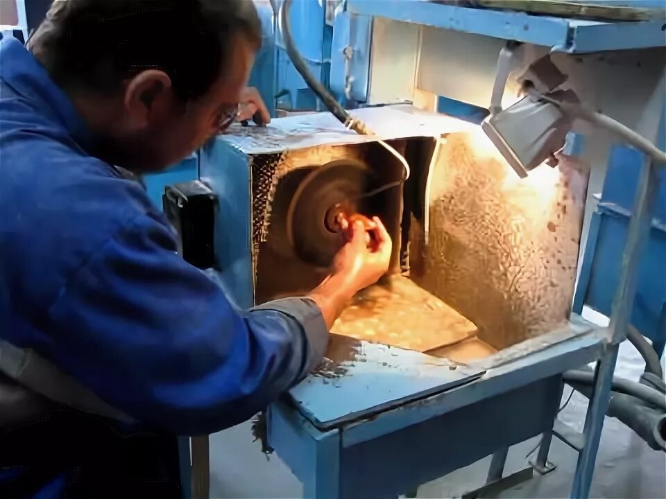 Техники обработки камня. Шлифовальный станок для поделочных камней. Станок для обработки поделочных камней. Шлифовка камней полудрагоценных. Станок по обработке полудрагоценных камней.