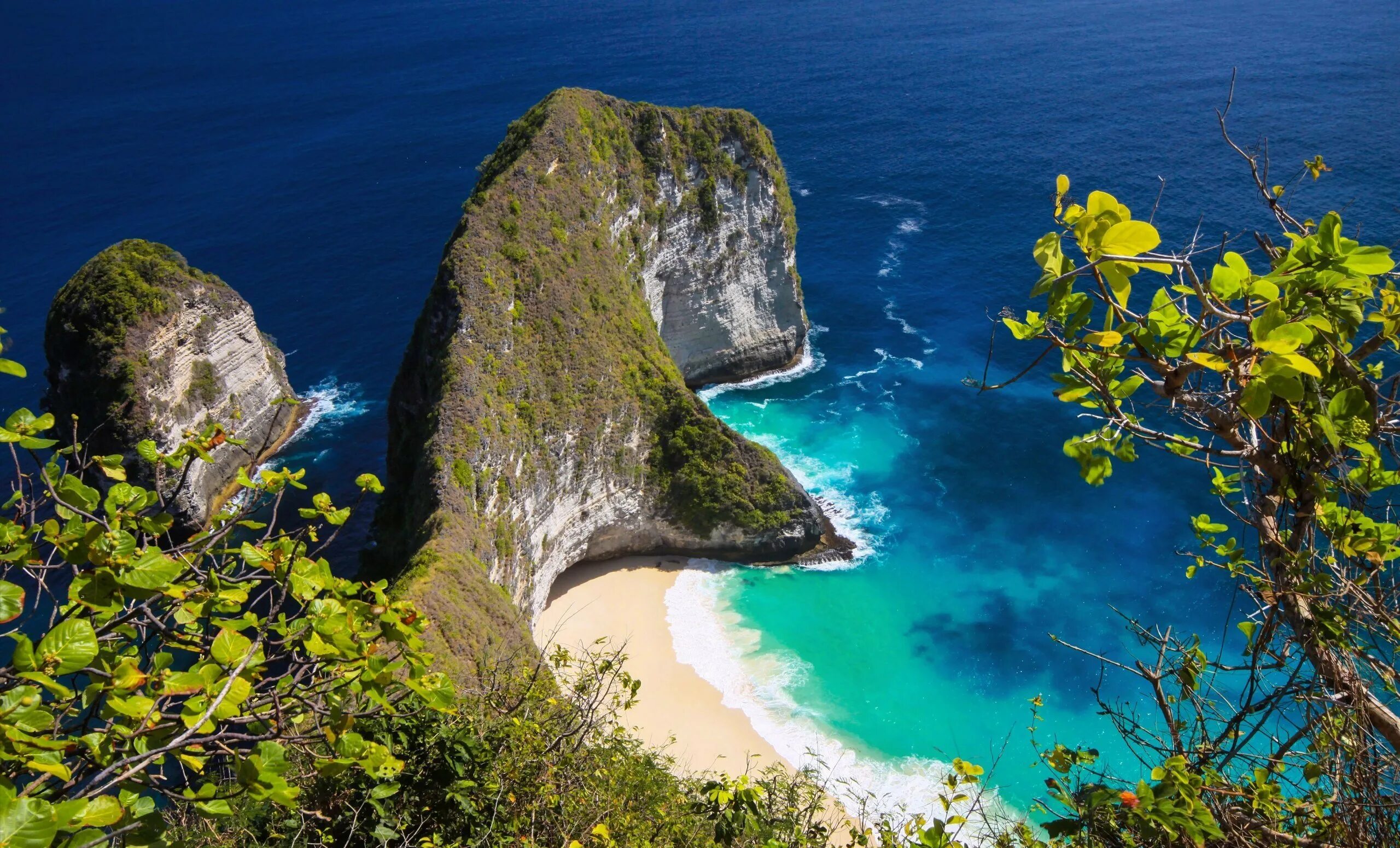 Остров Нуса-Пенида, Индонезия. Nusa Penida Бали. Пляж Нуса Пенида Бали. Остров на балитнуса Панида.
