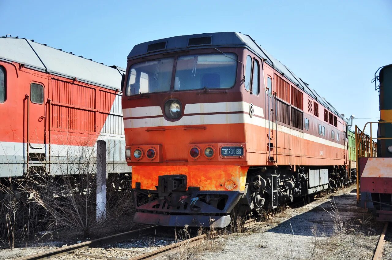 Морозовск ростовская область жд вокзал. Локомотивное депо морозовск. Железнодорожная станция морозовск. Станция морозовская. Станция морозовская.