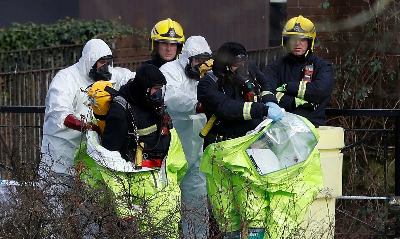 Сергея и юлии скрипалей. Новичок скрипали солсбери. Новичок скрипали солсбери. Солсбери отравление скрипалей. Новичок скрипали солсбери.