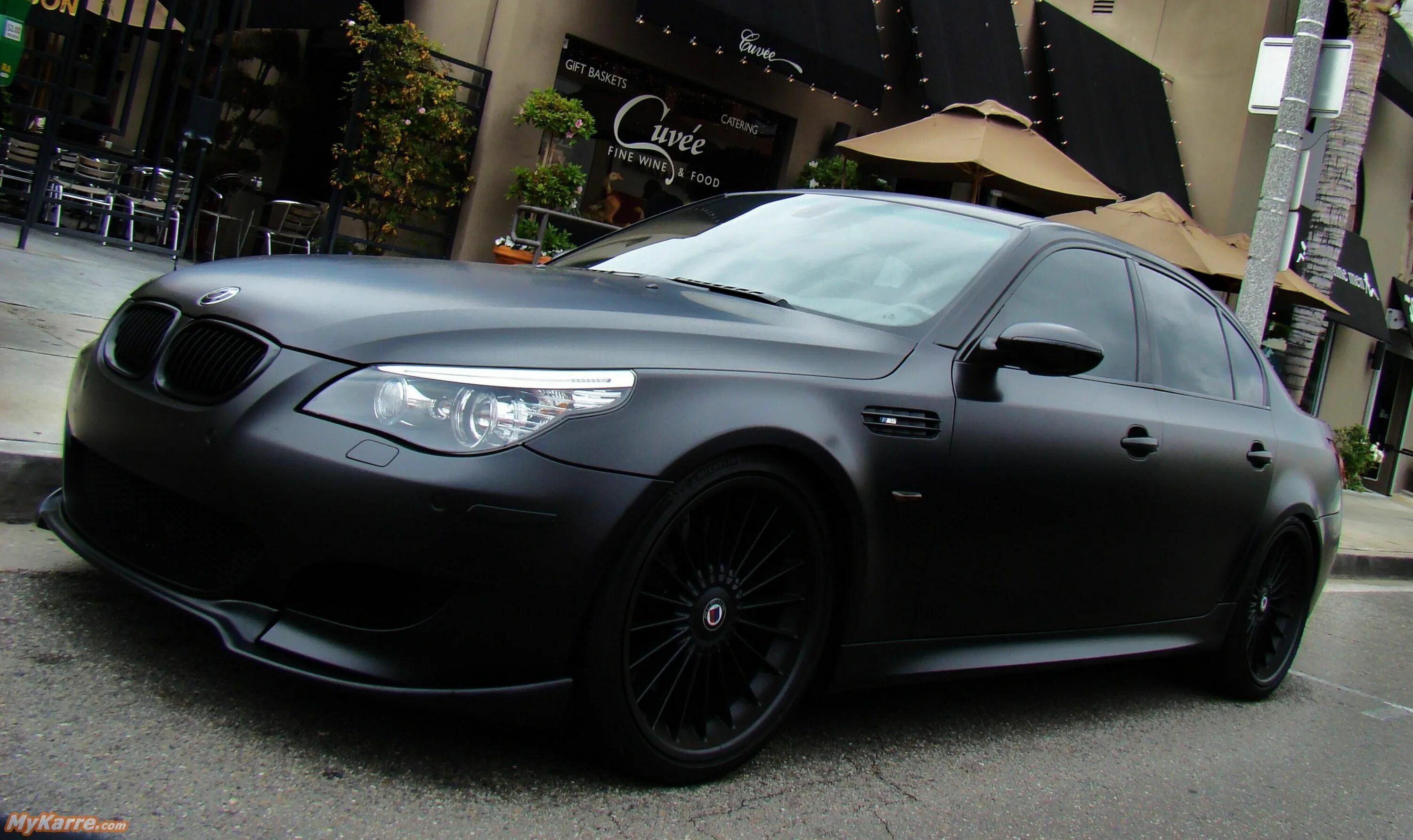 Бмв м5 матовая. BMW m5 e60 Matte Black. BMW e60 черный мат. БМВ м5 е60 черная матовая. BMW 5 e60 черная.