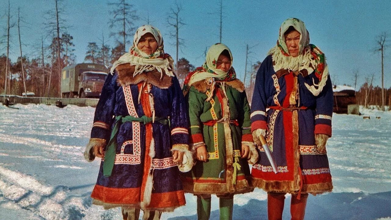 Народы Сибири Ханты и манси. Ханты и манси в Западной Сибири. Народы Западной Сибири в 16 веке Ханты и манси. Одежда народов Ханты и манси. Западно сибирская народы