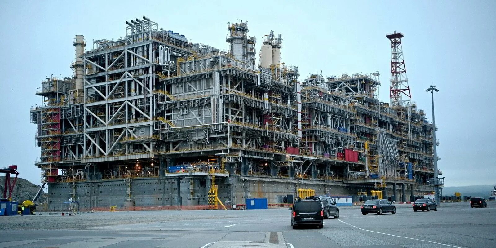 Новатэк арктик спг 2. Верфь новатек белокаменка. Lng 2. Арктик спг 2 плавучий завод. Ямал спг.