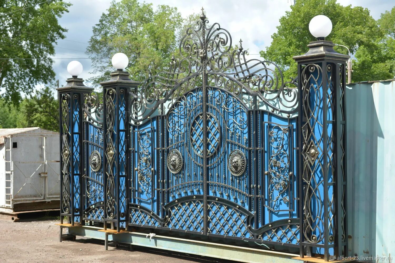 Кованые ворота. Красивые кованые ворота. Кованые калитки. Интересные кованые ворота. Купить ворота петербург