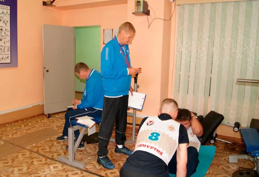 директор казенного учреждения