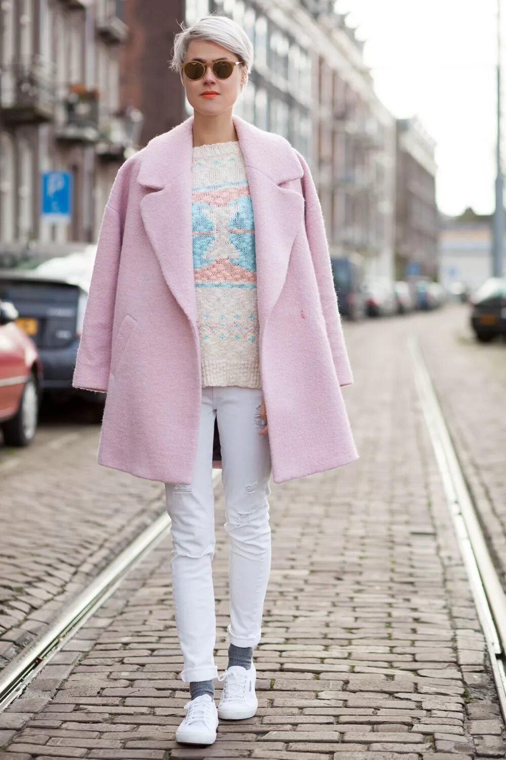 Розовое пальто. Стильные розовые пальто. Пастельные тона в одежде. Пастельно розовое пальто. Серо розовое пальто