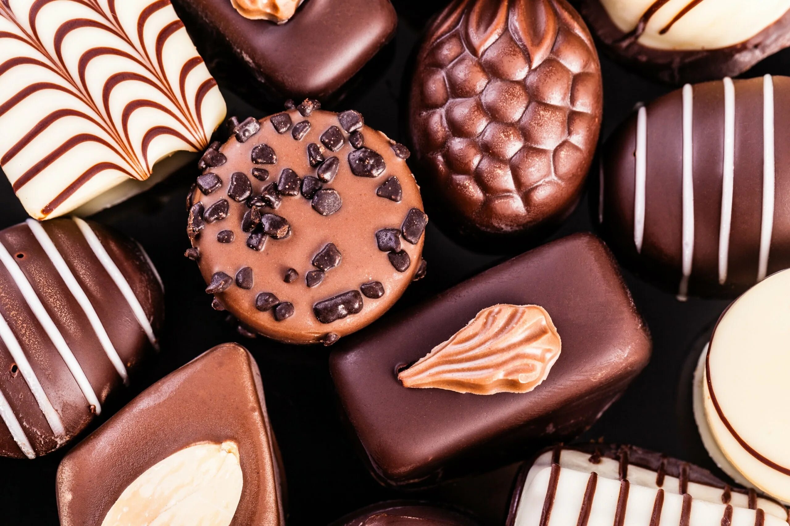 Слаще шоколада лучше шоколада. Шоколадные конфеты. Красивые конфеты. Вкусные шоколадные конфеты. Красивые шоколадные конфетки.