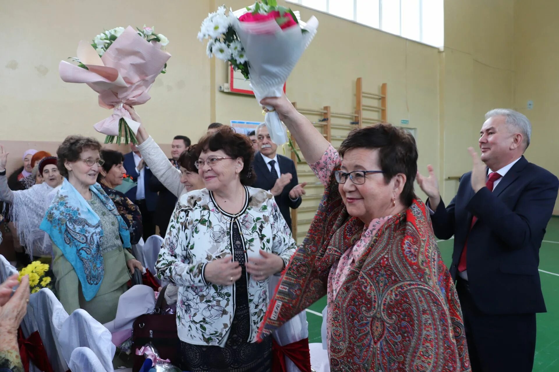 Г азнакаево школа. 5 школа азнакаево школа. 5 школа азнакаево школа. 1 школа азнакаево учителя. Азнакаево.