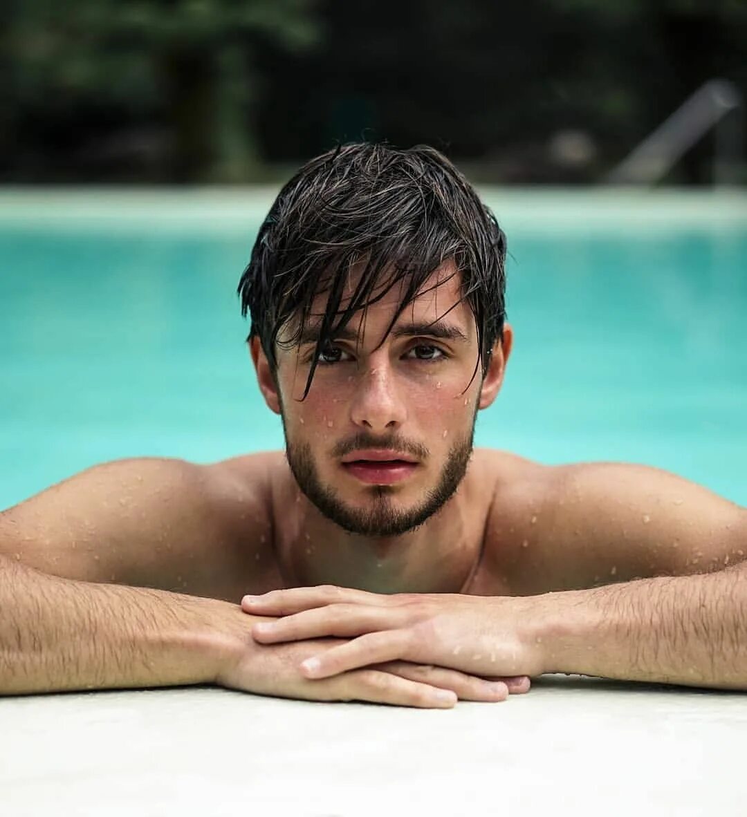 Абхазские мужские. Абхазцы мужчины. Красивые абхазы мужчины. Красивые мужчины в бассейне. Красивый парень в бассейне.