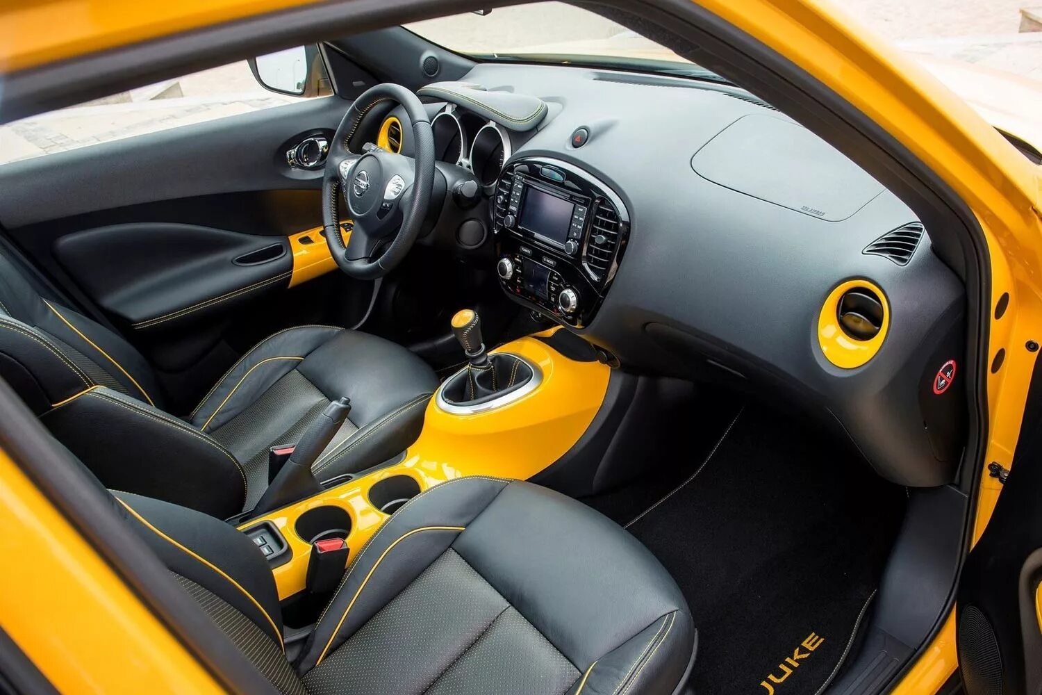 Nissan juke nismo rs. Салон джук. Nissan juke 2012 салон. Салон джук. Nissan juke 2014 салон.