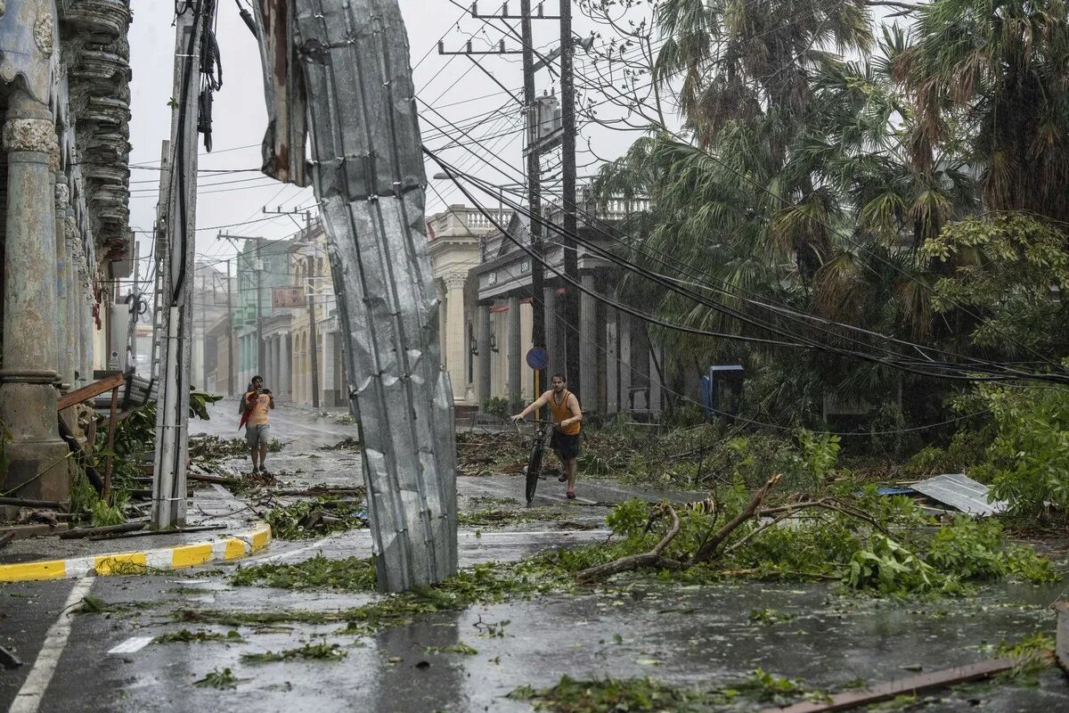 Погода на кубе в сентябре. Куба ураган сентябрь 2022. Ураган Куба Пинар дель Рио. Ураган на Кубе 2022 сентябрь. Ураган йен.