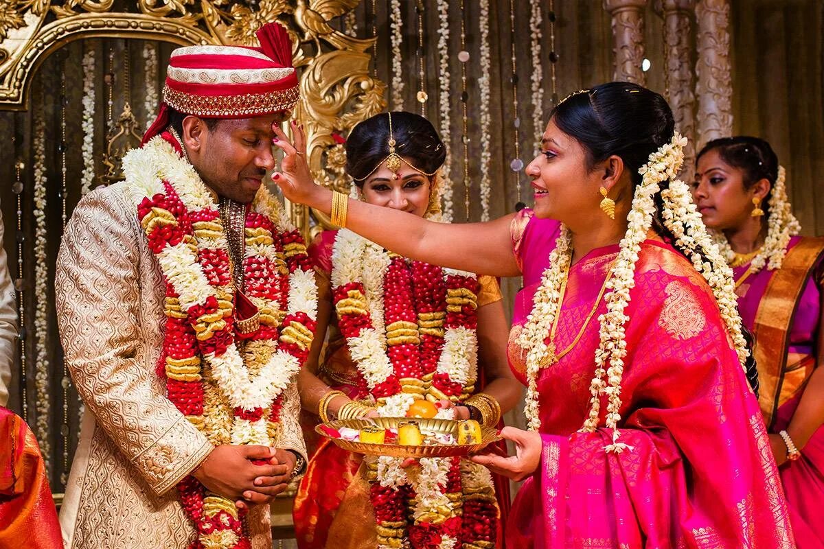 Этикет индии. Виваха Ягья. Индийская свадьба. Свадьба в Индии. Свадебные традиции в Индии.
