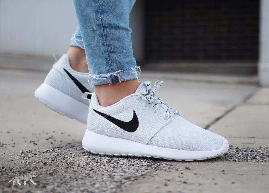 Nike Rush Run. Nike кроссовки Roshe Run. Nike Roshe Run женские. Nike Roshe Run женские белые. Nike roshe run