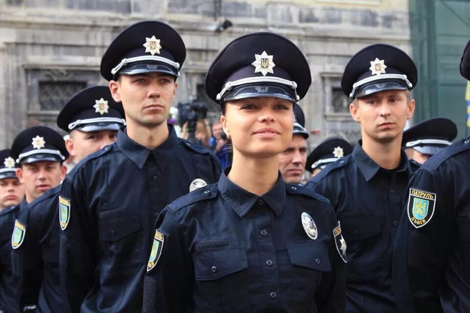 3 новая полиция. Новая полиция украины. 3 новая полиция. Полиция 2011. Форма украинской полиции.