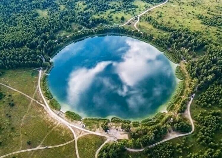 Озеро круглое брянская область. Озеро круглое красноярский край. Круглое озеро пенза леонидовка. Озеро бездонное нижний тагил. Бездонное круглое озеро в солнечногорске.