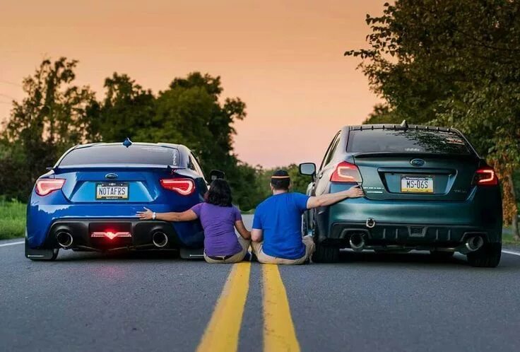 Pin by Mara Van Buggenum on Foto ideeën Car poses, Couple photography poses, His