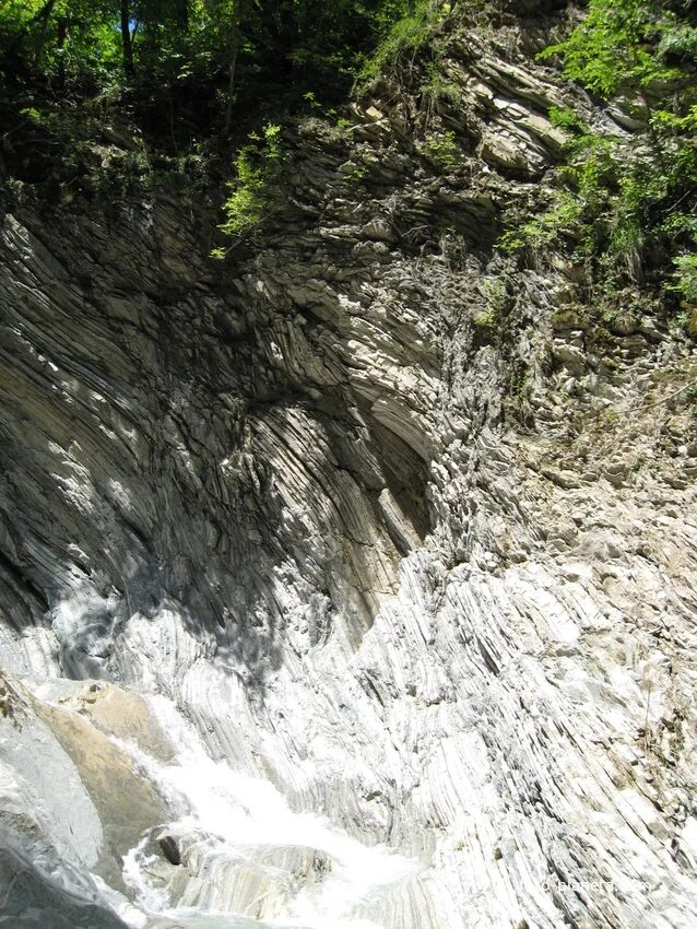 Водопад крыло ангела абинский. Водопад крыло ангела абинский. Водопад крыло ангела абинский. Водопад крылья ангела краснодарский край. Грот крыло ангела хамышки.