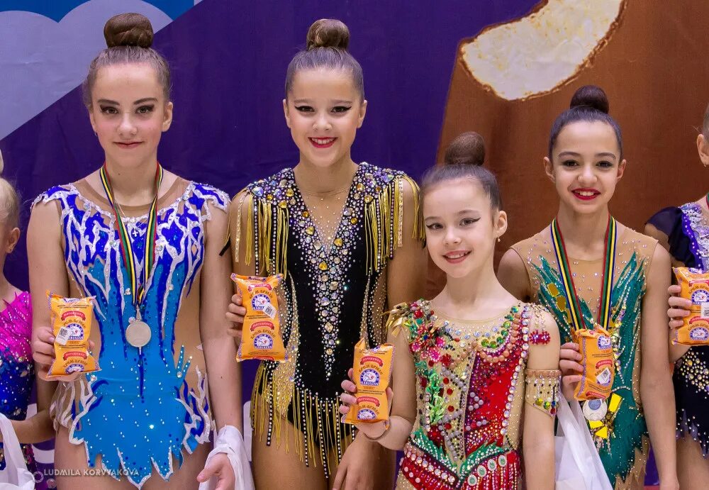 метелица медали бердск художественная гимнастика. метелица соревнования по художественной. спортсменки из художественной гимнастики. художественная гимнастика 2023. метелица соревнования по художественной гимнастике.