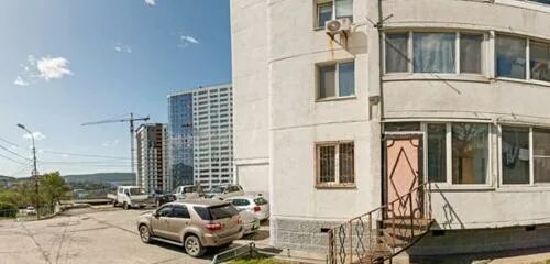 Тсж маяк. Маяковского, 22. Горького. Тсж маяк. Машины во дворе зимой.