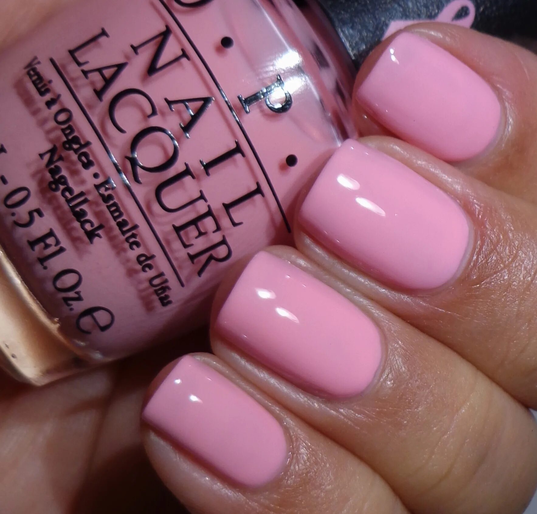 Нежно розовый лак. OPI лак для ногтей Pink-ing of you. OPI лак nl s95. Розовый лак OPI.