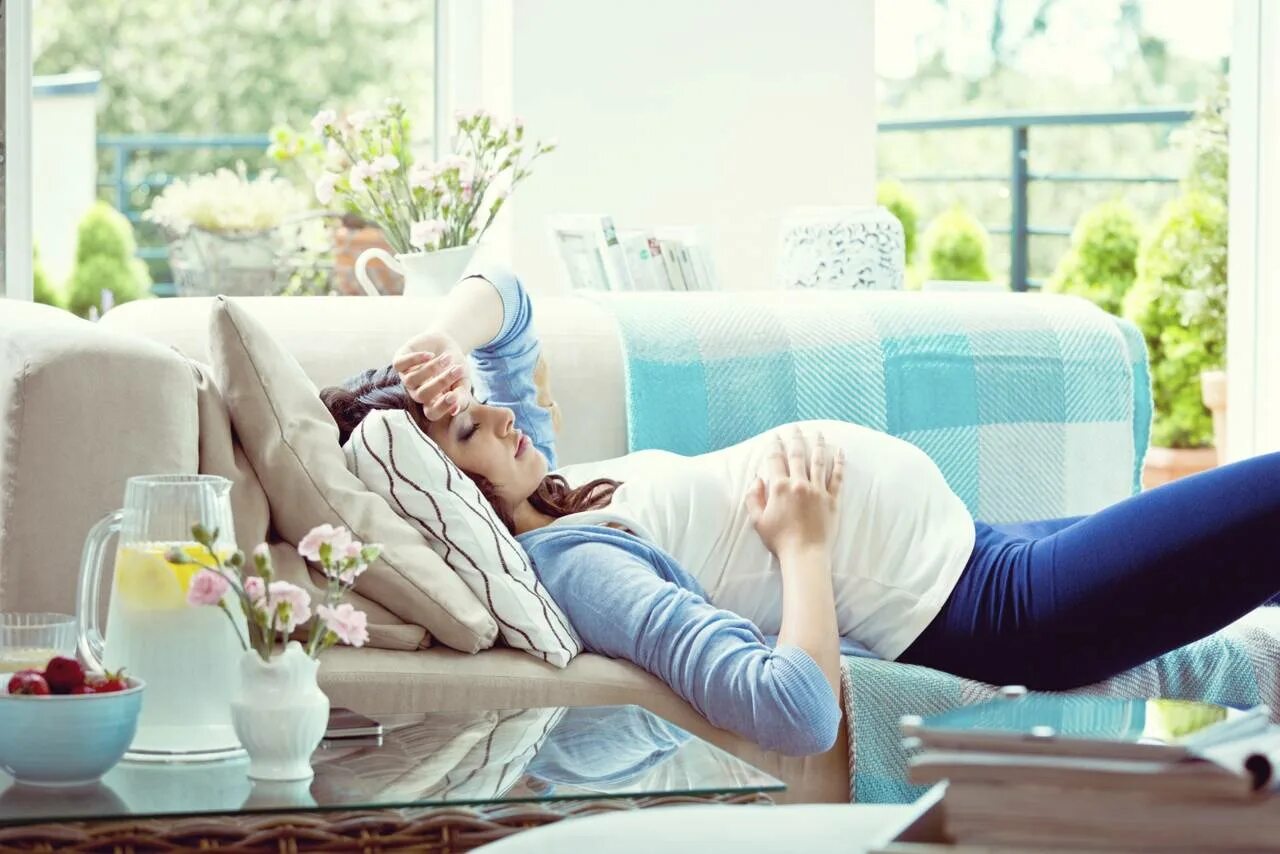 Боли во время беременности. Бессонница у беременных. Сонливость у беременных. Утреннее недомогание это. Утомляемость беременной.