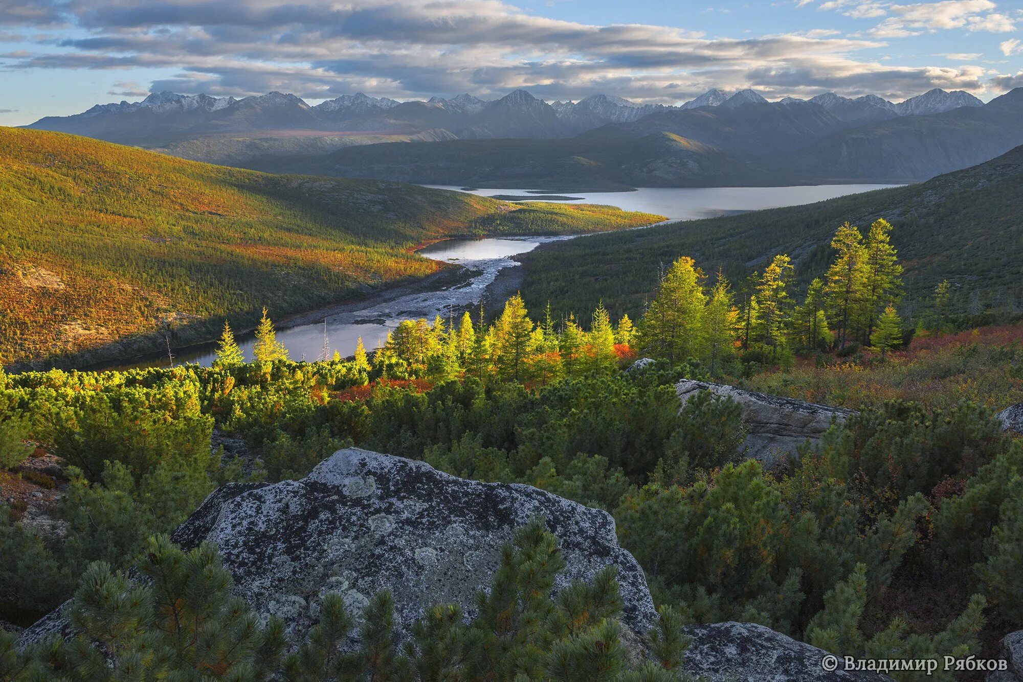 туры в магаданскую область. скульптура мамонта в магадане. туры в магаданскую область. озеро джека лондона в магаданской. озеро джека лондона с высоты.