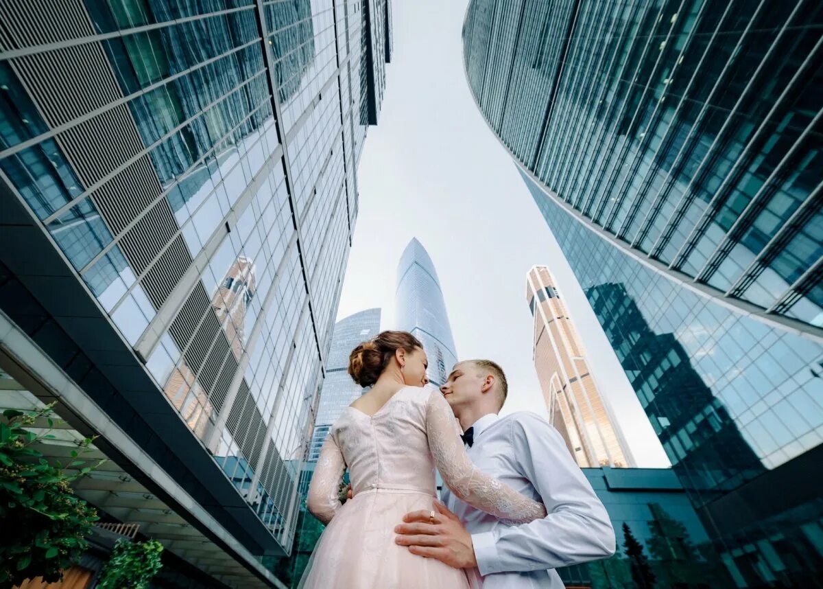 Wedding city. Свадебная фотосессия москва сити. Свадебная москоу сити фотосессия. Wedding city. Владимир артамонов фотограф.