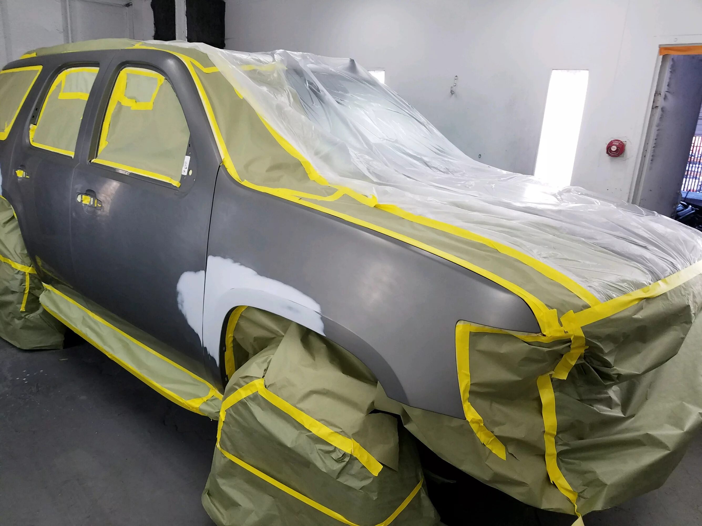Частичная покраска капота. Частичная покраска авто видео. Частичная покраска авто видео. Покраска автомобиля пошагово. Локальная покраска.