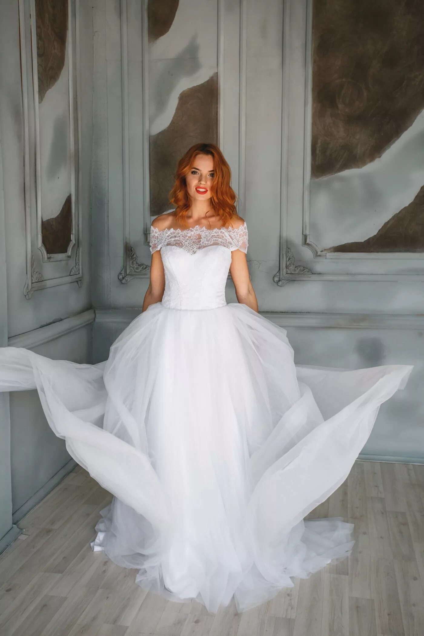 аренда платьев нижний новгород. салон платьев. красное платье в розах. вечернее платье в пол. аренда платьев нижний новгород.