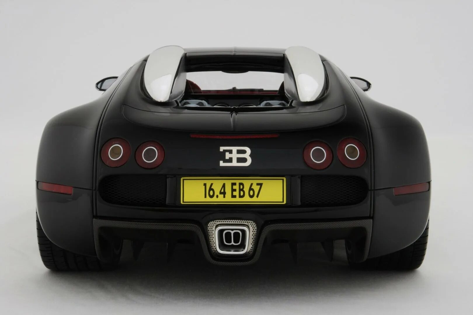 Bugatti eco. Бугатти 2005. Bugatti Veyron 2005. Bugatti Veyron (2005) рекорд. Бугатти 865.