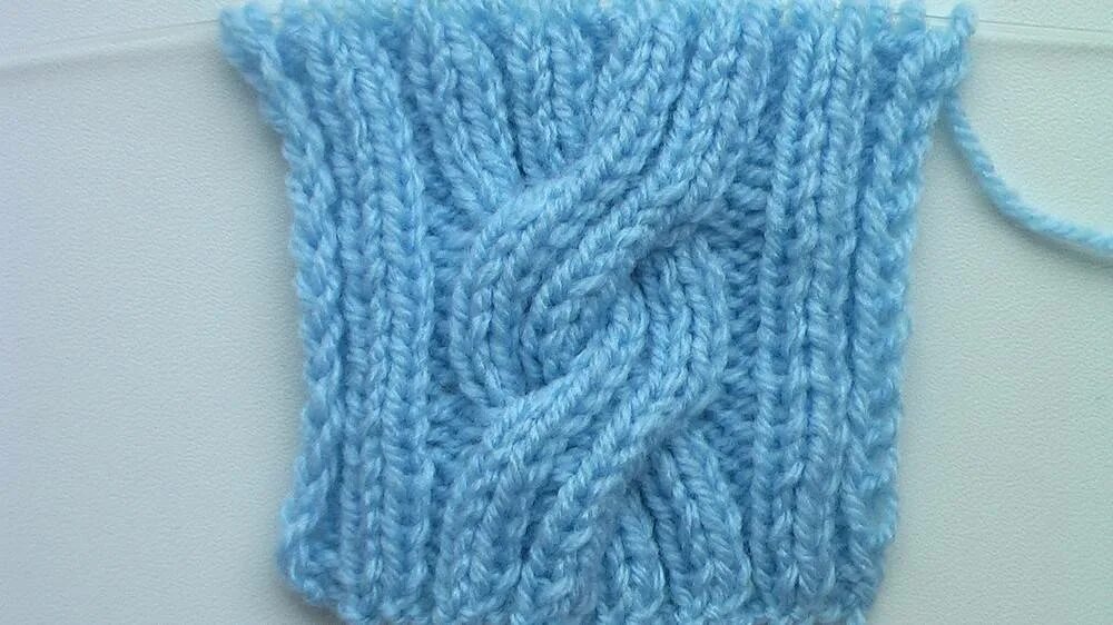 Коса спицами. Коса на двух спицах. Узор двойная коса. Узоры из кос. Необычные косы спицами.