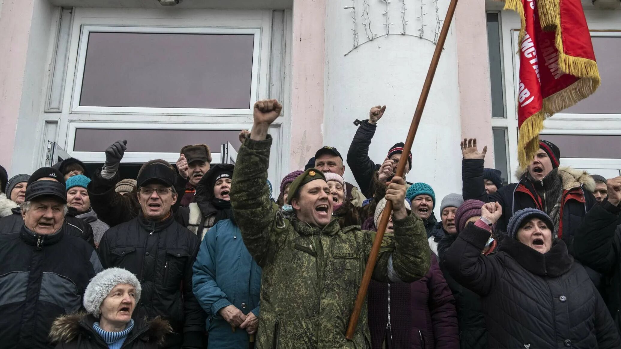 Мнение народа 4. Националисты Украины. Украинские националисты. Украинские жители.