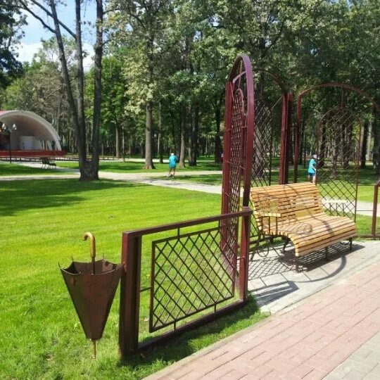 Парк на светотехстрое в саранске. Парк аттракционов саранск светотехстрой. Парк аттракционов саранск светотехстрой. Парк пушкина саранск аттракционы орбита. Парк на светотехстрое в саранске.