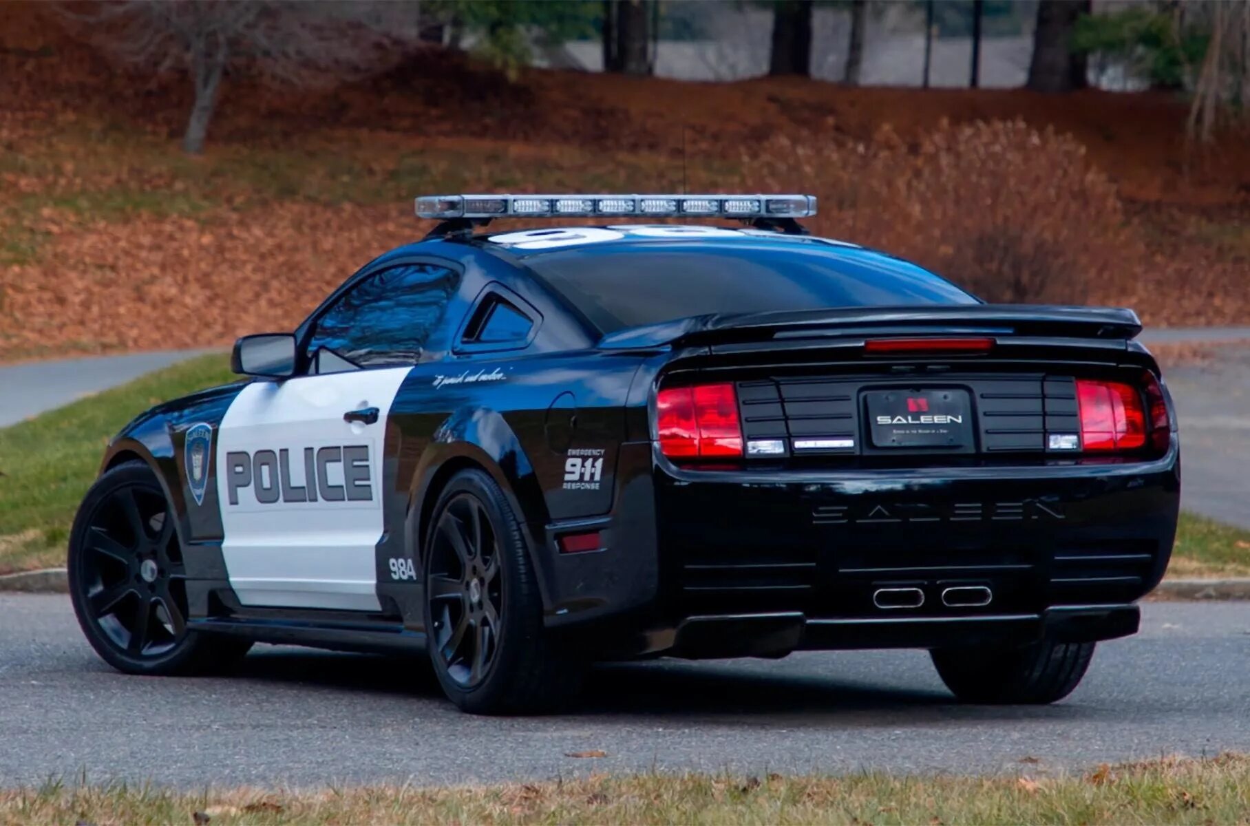 Полицейский мустанг. Форд Мустанг Saleen s281. Ford Mustang Saleen s281 extreme Баррикейд. Ford Mustang Saleen s281 Police. Ford Mustang Saleen s281 трансформеры.