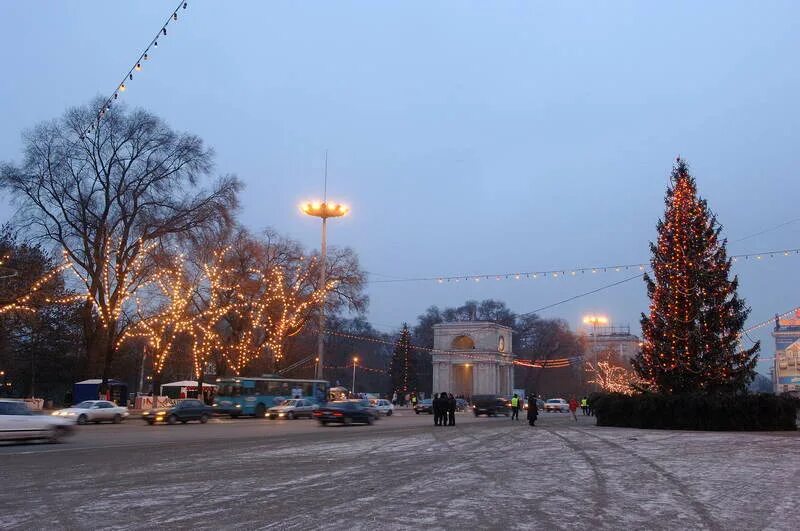 Площадь Великого национального собрания Кишинев. Кишинев зимой. Зима в Молдавии. Молдавия Кишинев зимой.