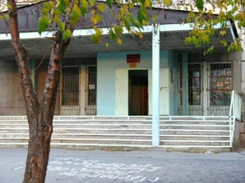 Школа 32 красноярск. 121 школа академическая. Директор 121 школы екатеринбург. 121 школа екатеринбург. 121 школа новосибирск.