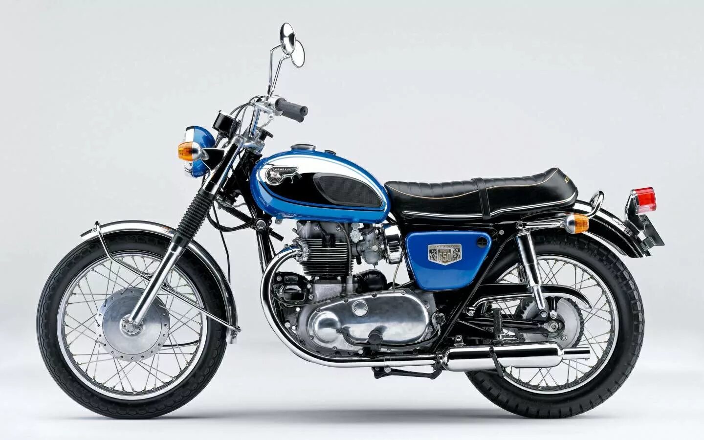 Первый мотоцикл кавасаки. Кавасаки дайтона. Kawasaki 250 чоппер. Японские мотоциклы 2000х. Кавасаки z400.