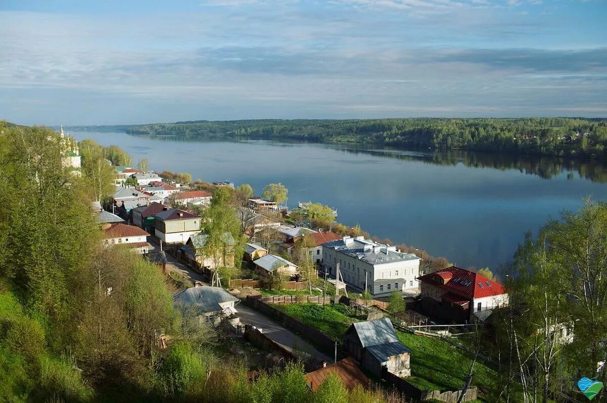 Плёс город. Плёс набережная. Плёс город 2000. Администрация города Плес.